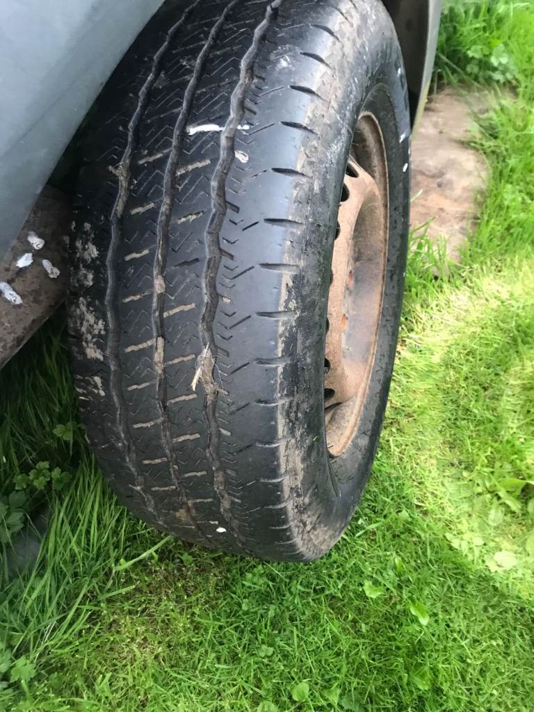 MERCEDES SPRINTER W907 16" STEEL WHEEL & TYRE 235/65/16 4-5mm