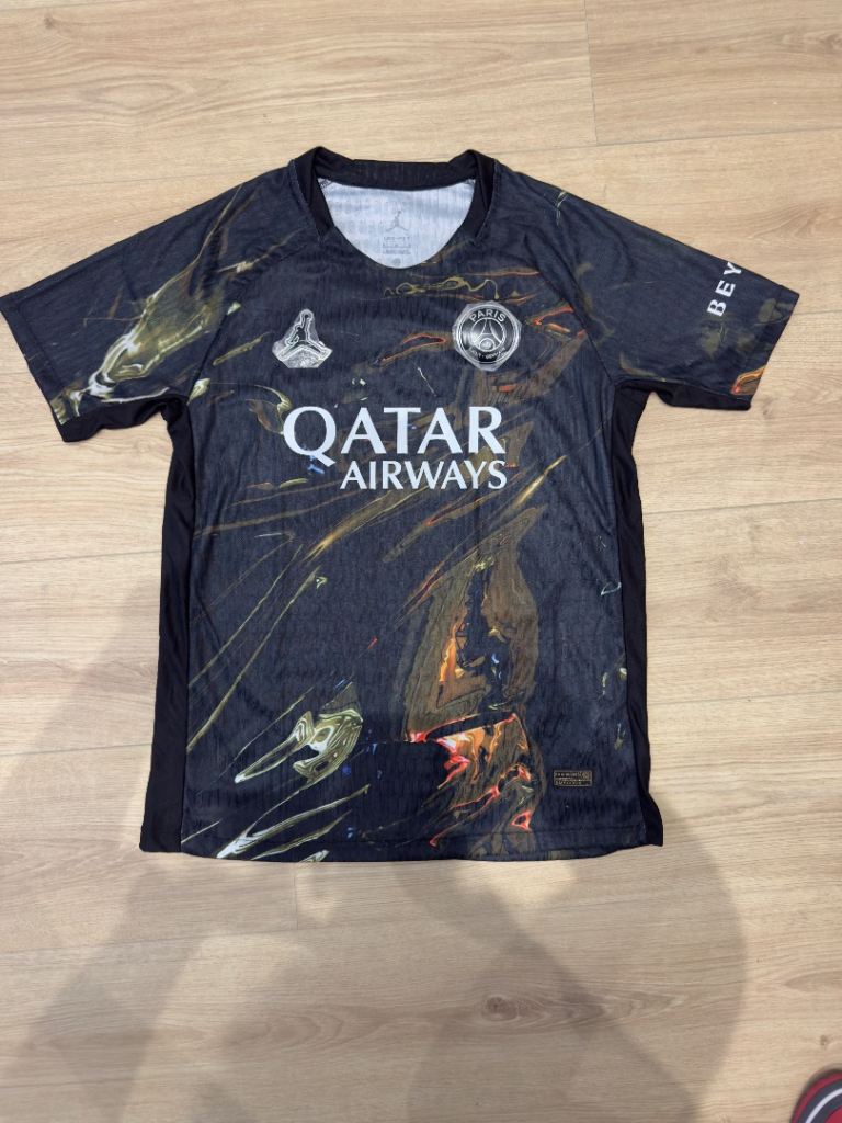 New PSG Jordan Football Shirt - Black, Size M