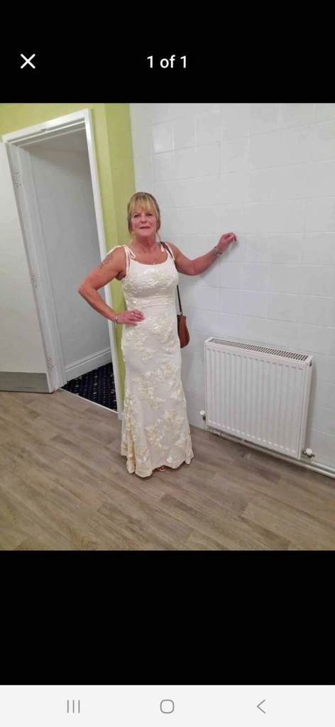 Elegant Cream Maxi Dress – Good Condition