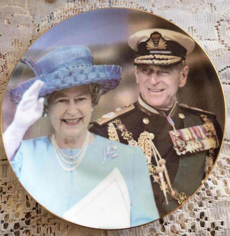 Queen Elizabeth II Diamond Wedding Plate