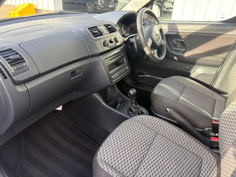 Skoda, ROOMSTER, MPV, 2010, Semi-Auto, 1197 (cc), 5 doors