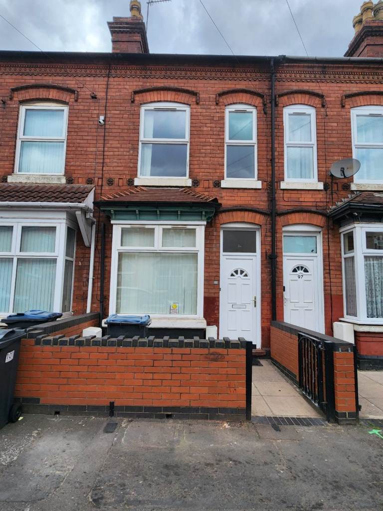 3 bed Refurbished house - B16 0PF 