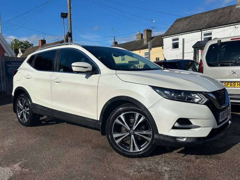 2017 Nissan Qashqai 1.2 DIG-T N-CONNECTA SUV 5dr PETROL MANUAL EURO 6 (s/s) (115 ps)GLASS ROOF  H...