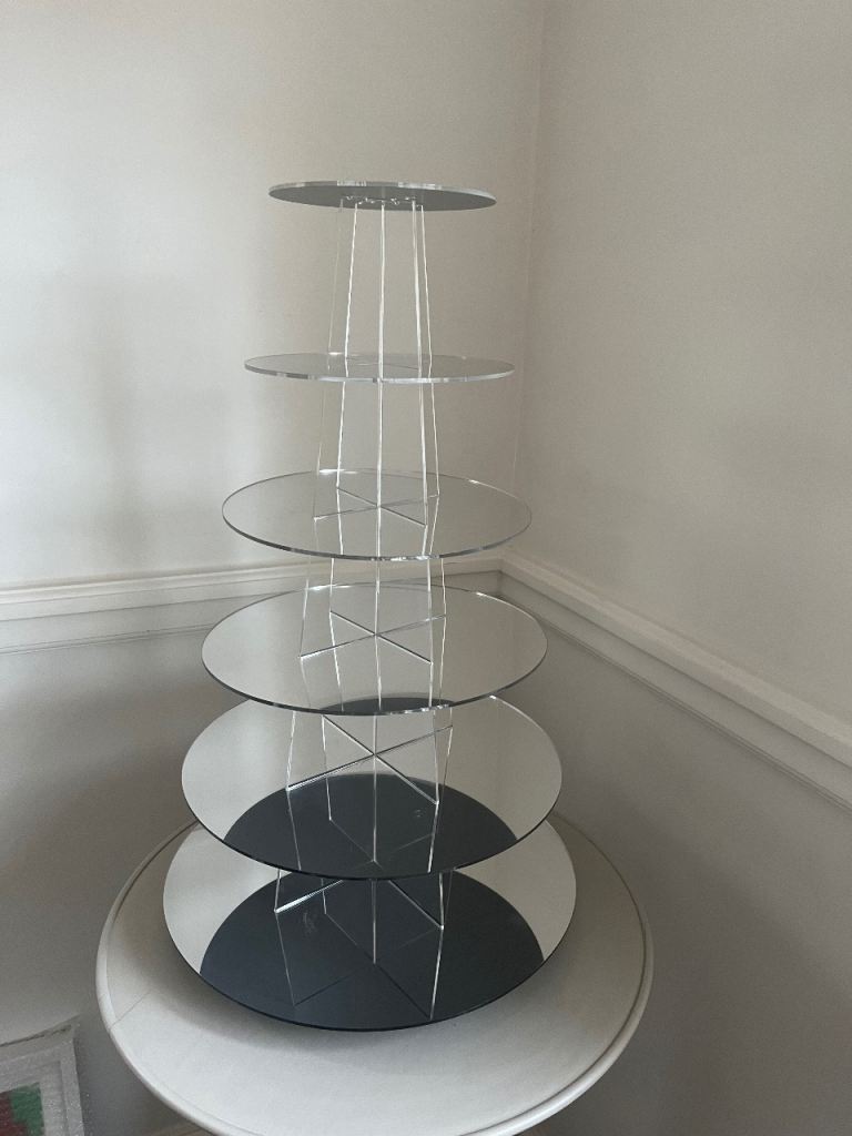 Cake stand