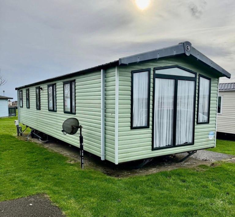 2015 SWIFT BIARRITZ CARAVAN 38X12 • 3 BED • DG • CH • FAMILY LAYOUT • £22,995