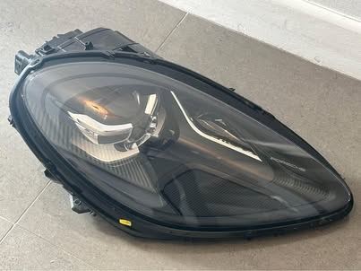 Porsche Macan 95B OS Right LED Headlight Gen 2 95B941010AQ