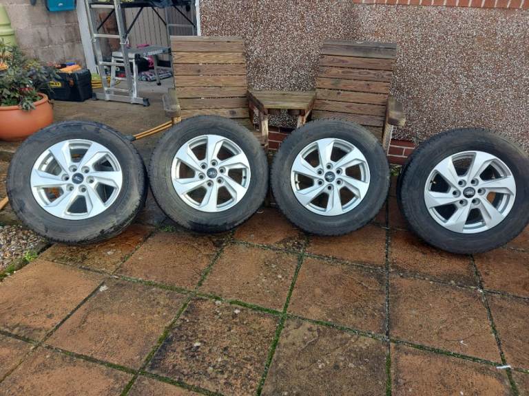 Set of 4 alloy wheels and tyres