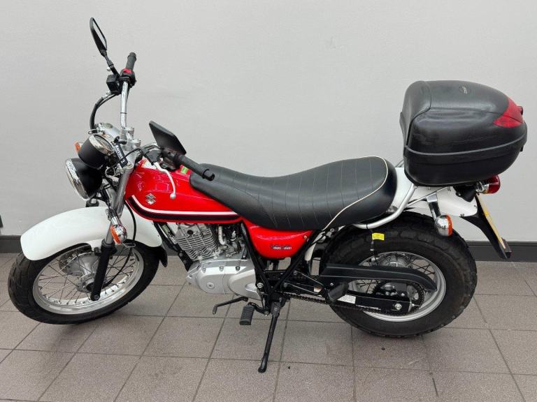 SUZUKI VAN VAN 125 RV 125 RED 2014, 14 REG JUST 7,096 MILES, USED MOTORCYCLE