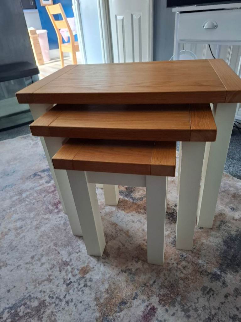 Nest of 3 Wooden Coffee Tables – White Legs, Oak Tops