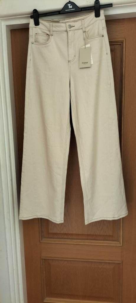 New Women's Beige Wide Leg Cropped Jeans with Tags