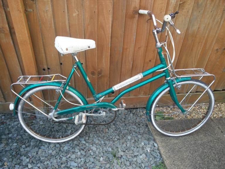 Classic Green Ladies' City Bike with Front & Rear Storage Racks
