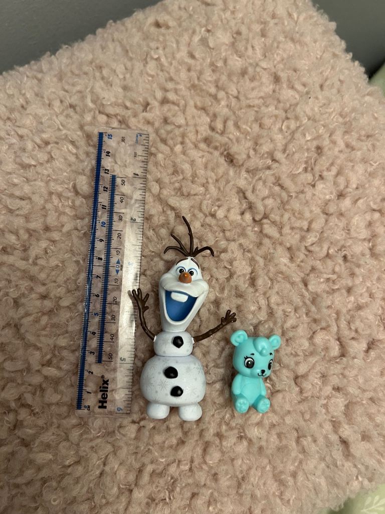 Olaf and random figure