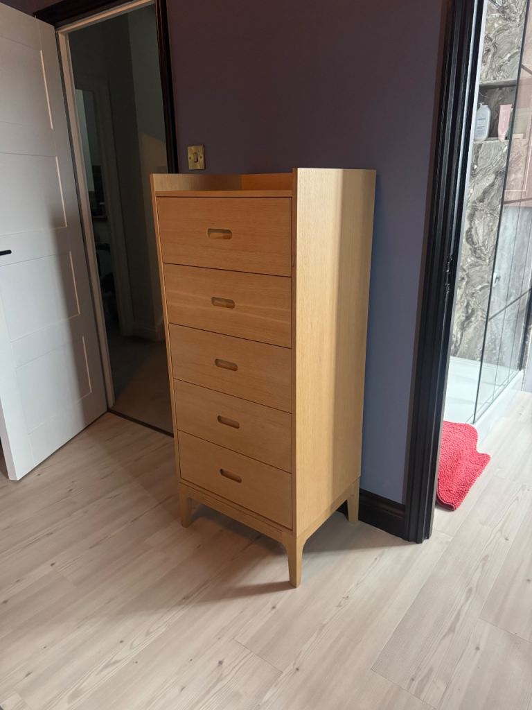 *REDUCED* Heals 5 Drawer Dresser Light Oak