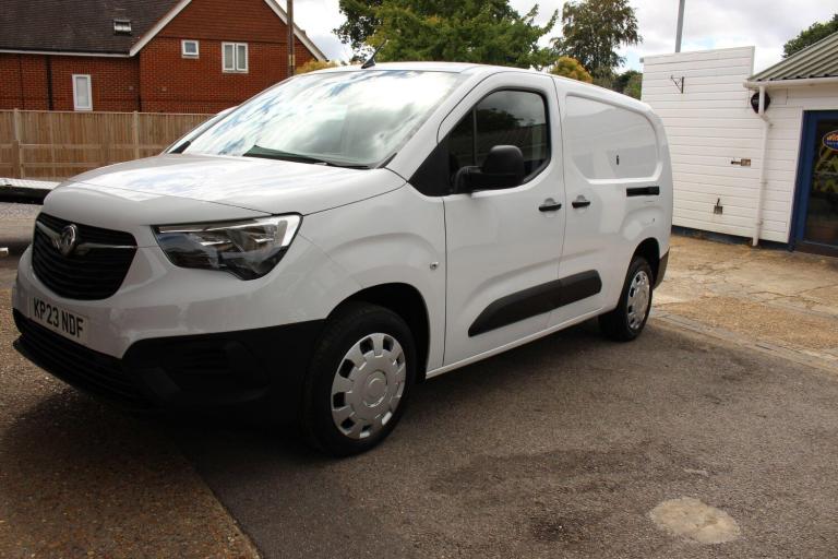 2023 Vauxhall Combo 1.5 Turbo D 2300 Dynamic L2 H1 Euro 6 6dr Panel Van Diesel Manual