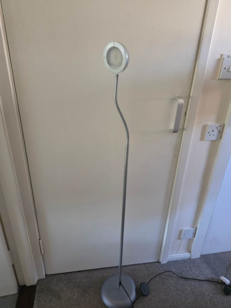 Floor lamp