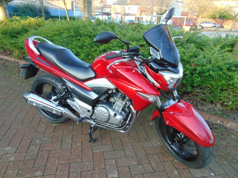 Suzuki GW 250 L3 Inazuma naked 2013 4735 mile super middleweight urban commuter 