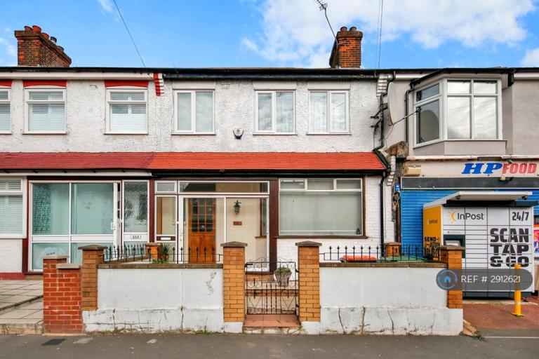 3 bedroom house in Roman Road, London, E6 (3 bed) (#2912621)