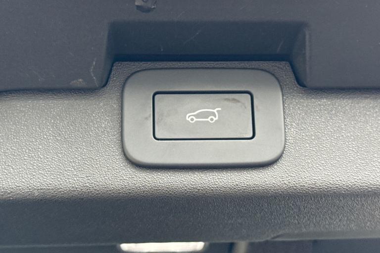 2024 Land Rover Discovery 3.0 D300 Dynamic HSE 5dr SUV DIESEL Automatic