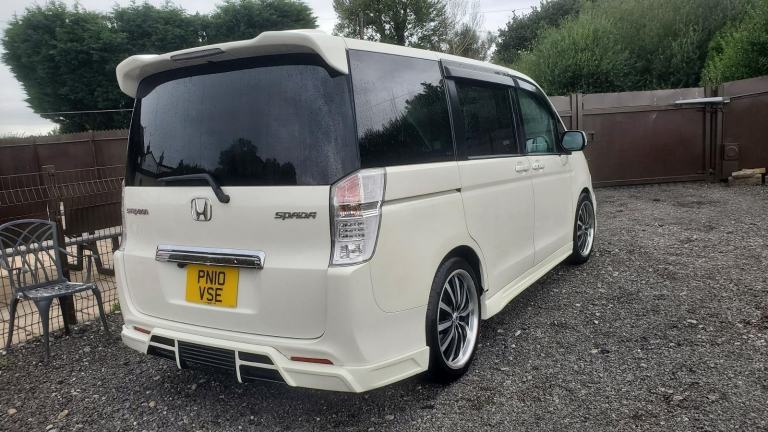 Honda stepwagon spada 2.0 auto 8 seater fresh japanese import new tyres 2010