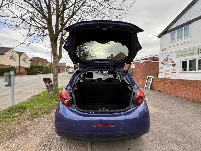 2016 Peugeot 208 1.2 PureTech 110 Allure 3dr HATCHBACK PETROL Manual