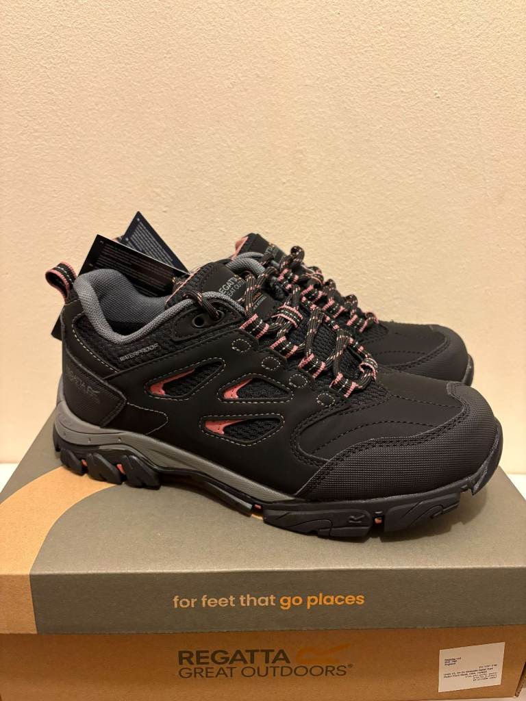 Brand New Regatta Women’s Waterproof Walking Shoes Size UK 4 (EU 37, US 6) Black/Deco Rose
