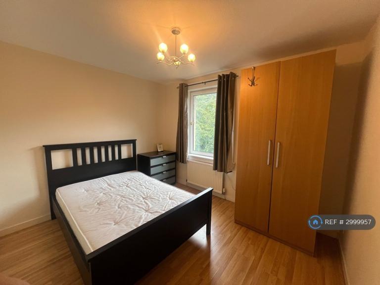 2 bedroom flat in Prestonfield Avenue, Edinburgh, EH16 (2 bed) (#2999957)