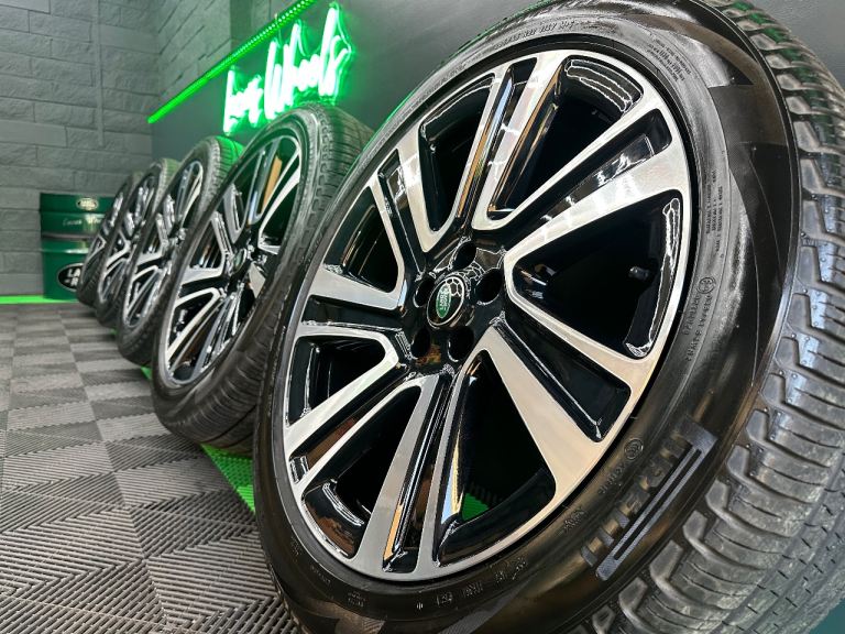 Range Rover Sport Discovery L460 22" Alloy wheels style 7023 Diamond Cut Black X5 & 7mm+ Pirelli’s!