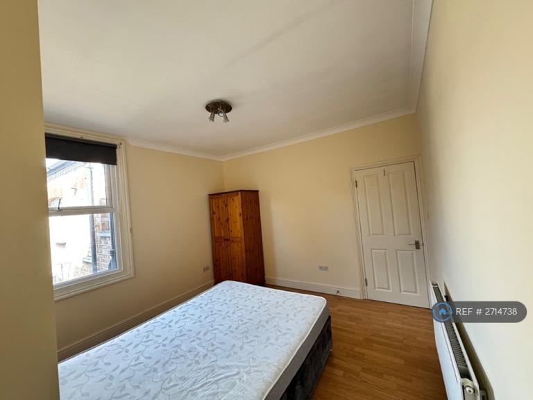 1 bedroom in Venetian Road, London, SE5 (#2714738)