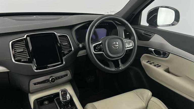 2022 Volvo XC90 Plus, B5 AWD mild hybrid, Diesel, Dark, 7 Seats ESTATE Diesel/Electric Hybrid Aut...