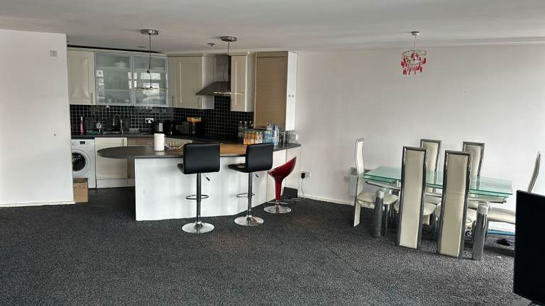 £650pcm for room in The Odeon Barking