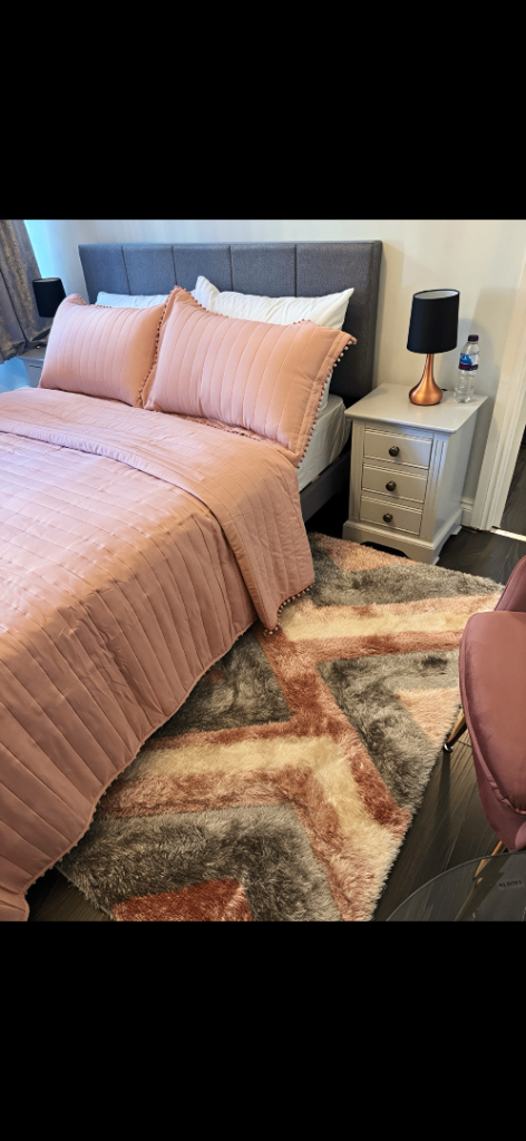 Double room to let with private bathroom in Bromley town centre