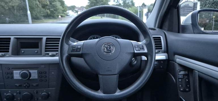 MOT: 21/10/2026. Owned since 2012. Low miles. Well cared for - 2007 Vauxhall Vectra Exclusiv 1.8