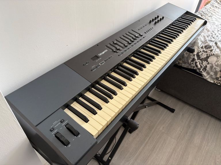 M-Audio Oxygen 88 Weighted MIDI Controller (FAULTY / FOR REPAIR) + Stand + Sustain Pedal