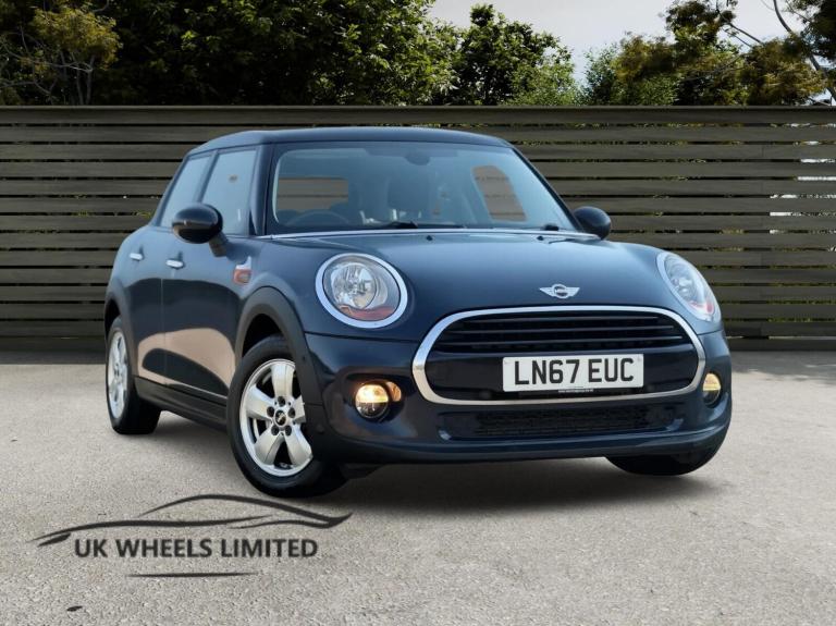 2017 MINI Hatch 1.5 Cooper Auto Euro 6 (s/s) 5dr HATCHBACK Petrol Automatic
