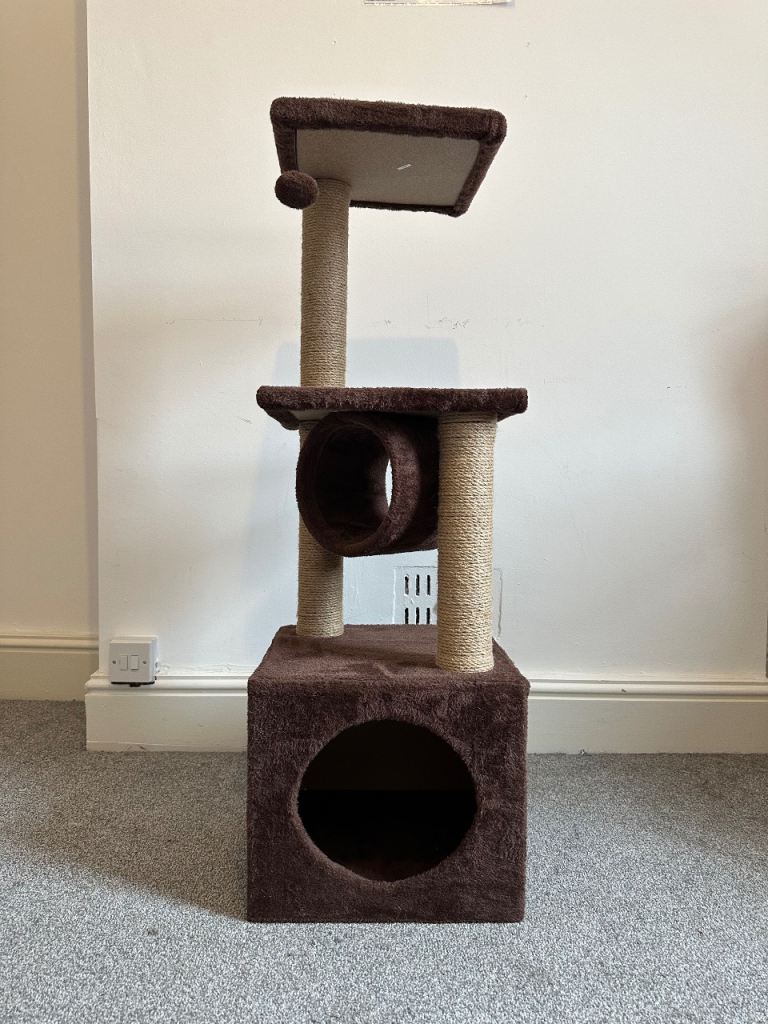 Brand New cat scratching post and activity centre, never used
