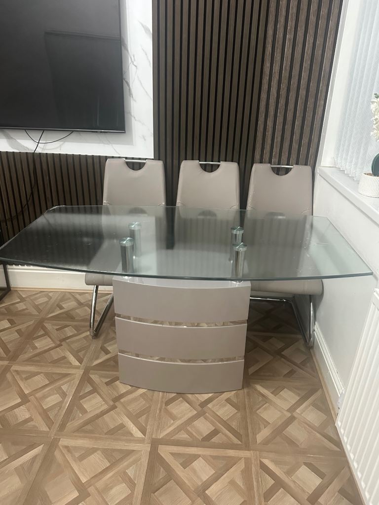 DFS table and 6 chairs 