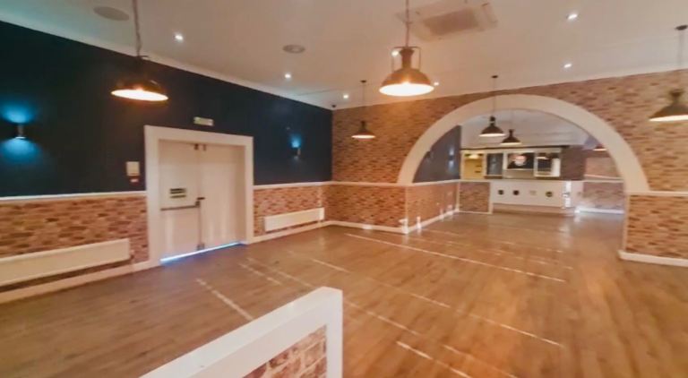 PRIME RESTAURANT OPPORTUNITY 100+ SEATER,NO PREMIUM, PETERBOROUGH LOW RENT