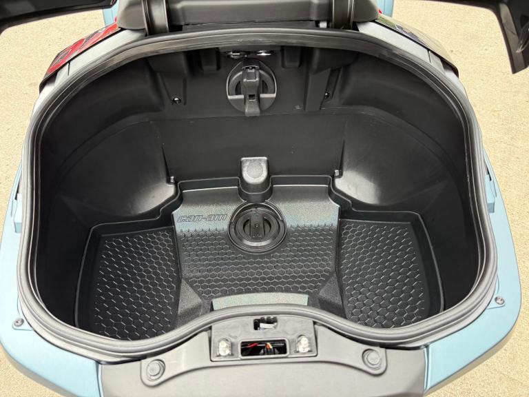 2025 75 plate Can-Am Spyder RT Limited 6 speed semi automatic trike in blue