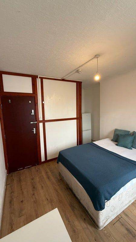 💜 Affordable Double Room with Garden Access | Cricklewood NW2 6HY | Close to Kilburn Station 🏡