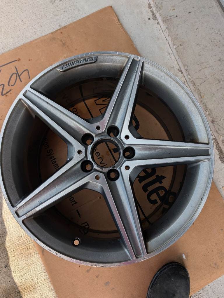Genuine 18" AMG Mercedes Alloys x4 (Wider rear)