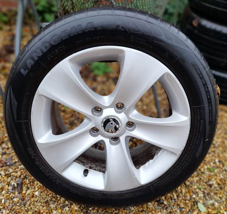 Four Skoda Yeti 16" alloy wheels and tyres, plus space saver wheel included.