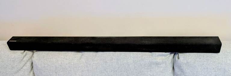 SOLD   Samsung soundbar and wired sub