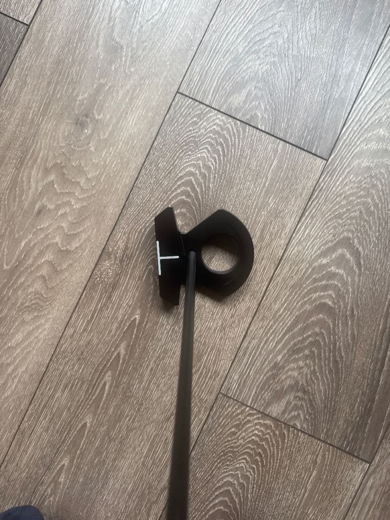 Lab style putter