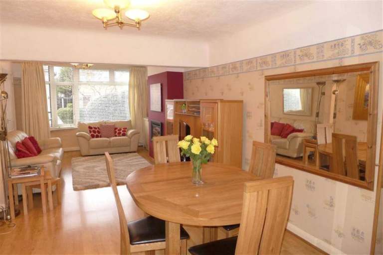 A large 3 bedroom family house with large