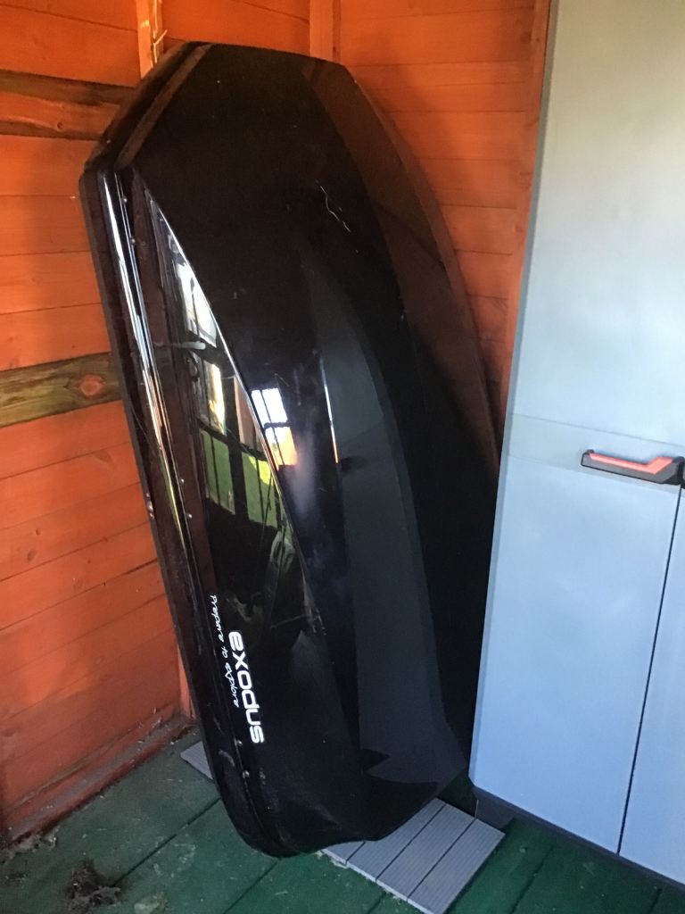 Halfords Roof Box with Bars