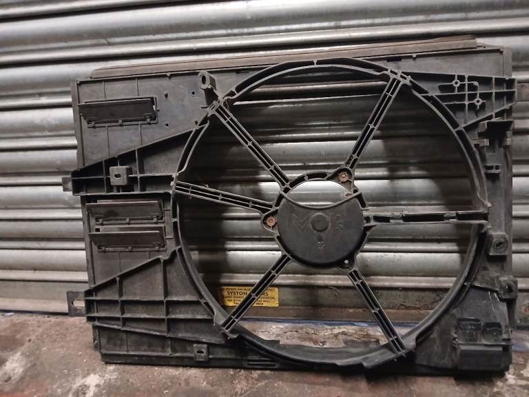 Genuine Peugeot 3008 Radiator Cooling Fan Shroud / Housing