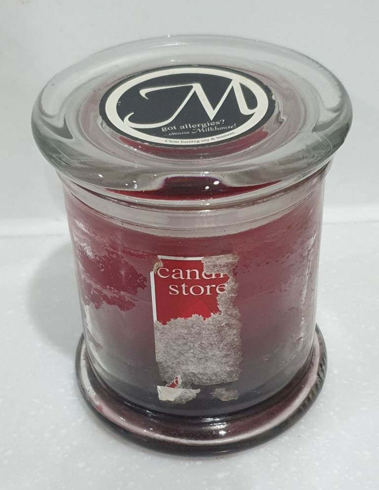 MATALAN Milkhouse Soy Beeswax Red Scented Candle 692g