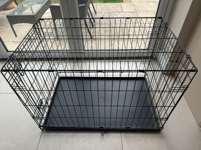 Medium Dog Crate with cover