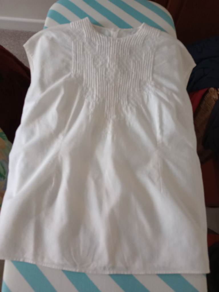 Dirndl blouse and apron 