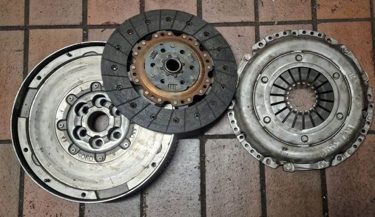 Vauxhall Insignia 2.0 CDTI Dual Mass Flywheel And Clutch 2011